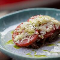 купить Медальоны из телятины Медальоны из телятины заказать доставку ROJO ресторан Алматы